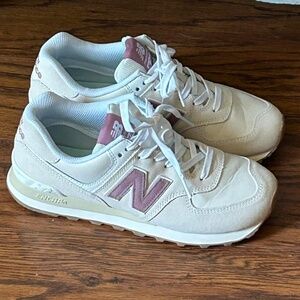 NEW BALANCE SHOES